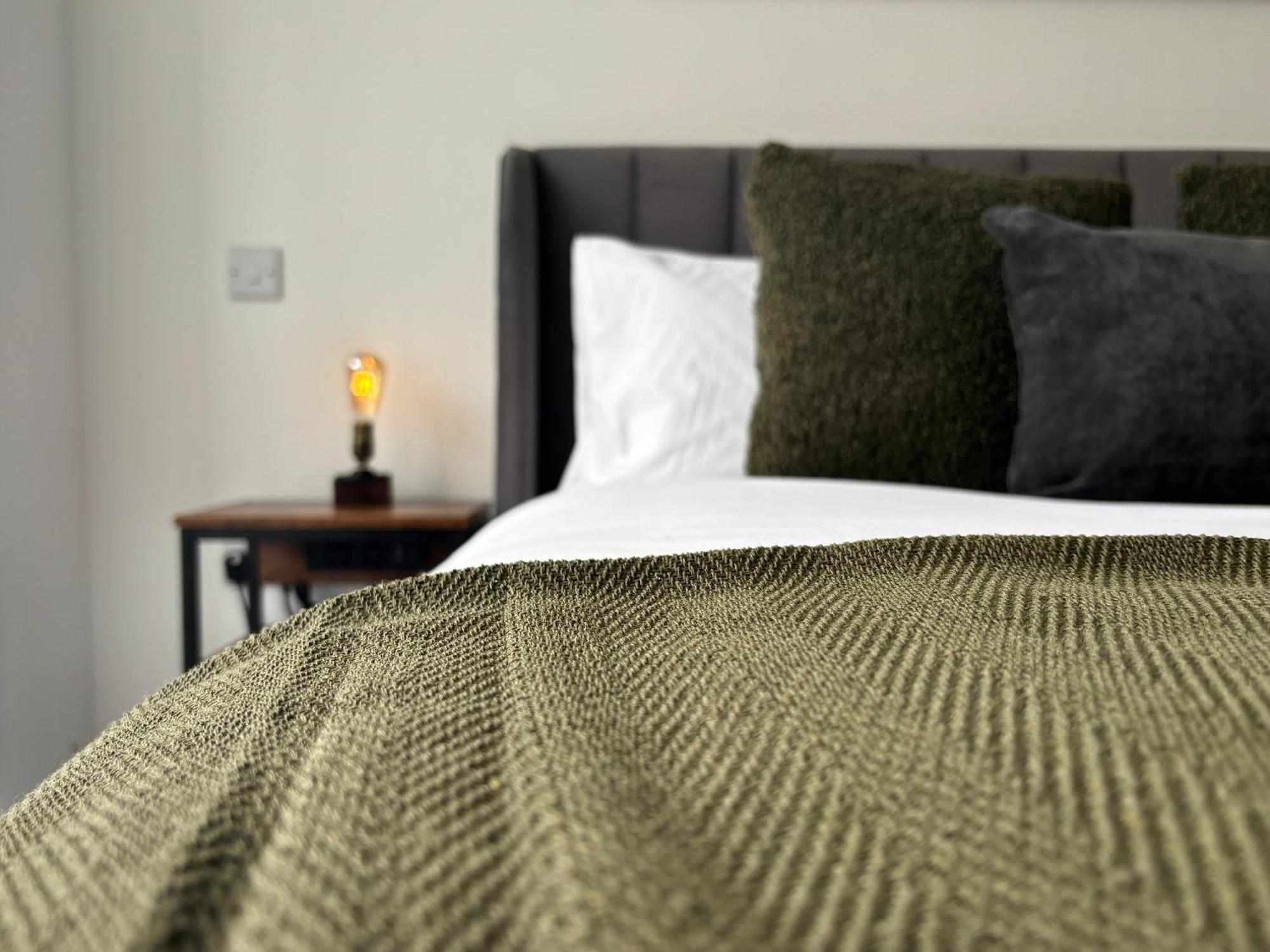 Manchester Apt, Free Parking, Business, Couples & Families Exterior foto