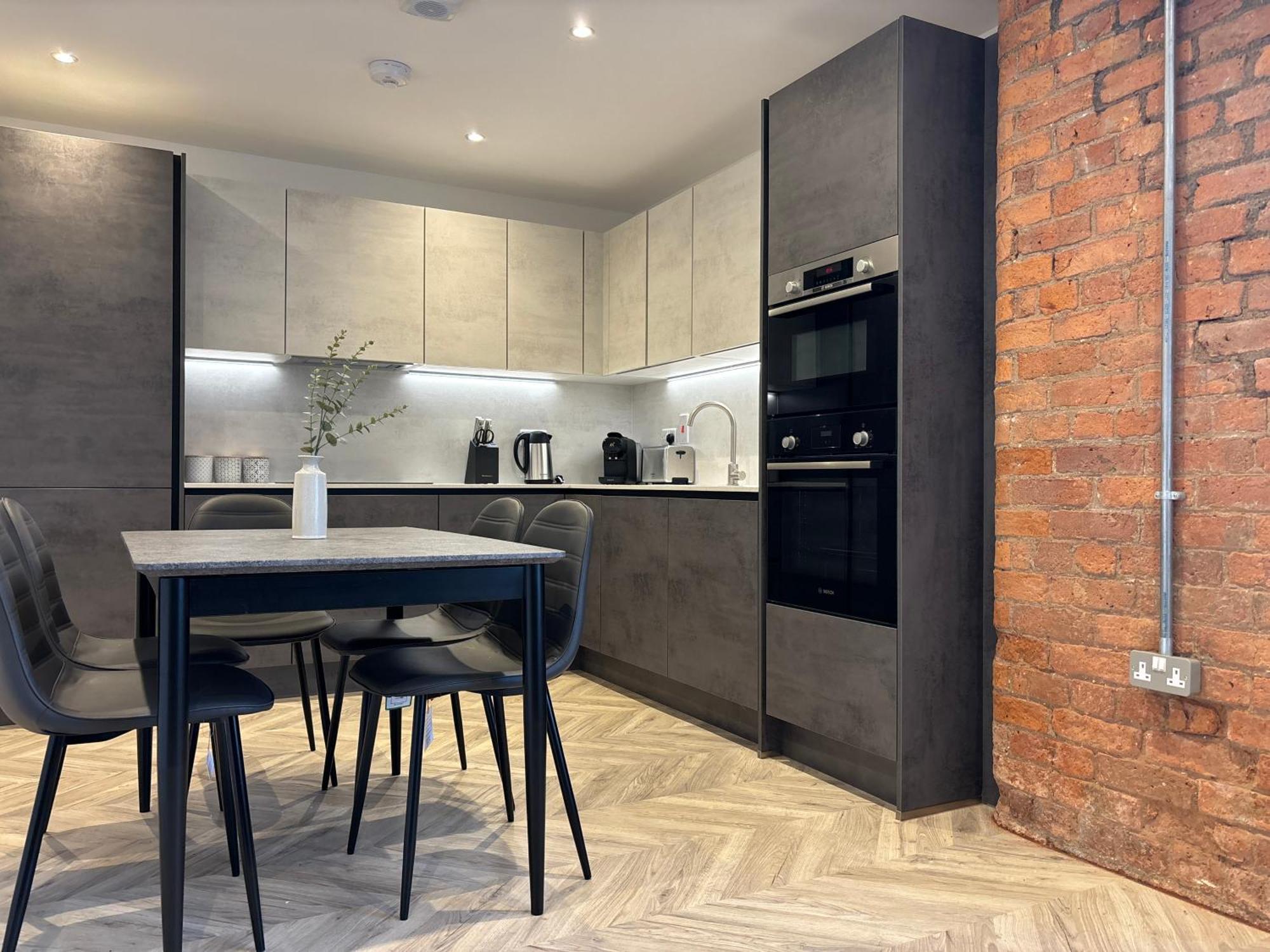 Manchester Apt, Free Parking, Business, Couples & Families Exterior foto