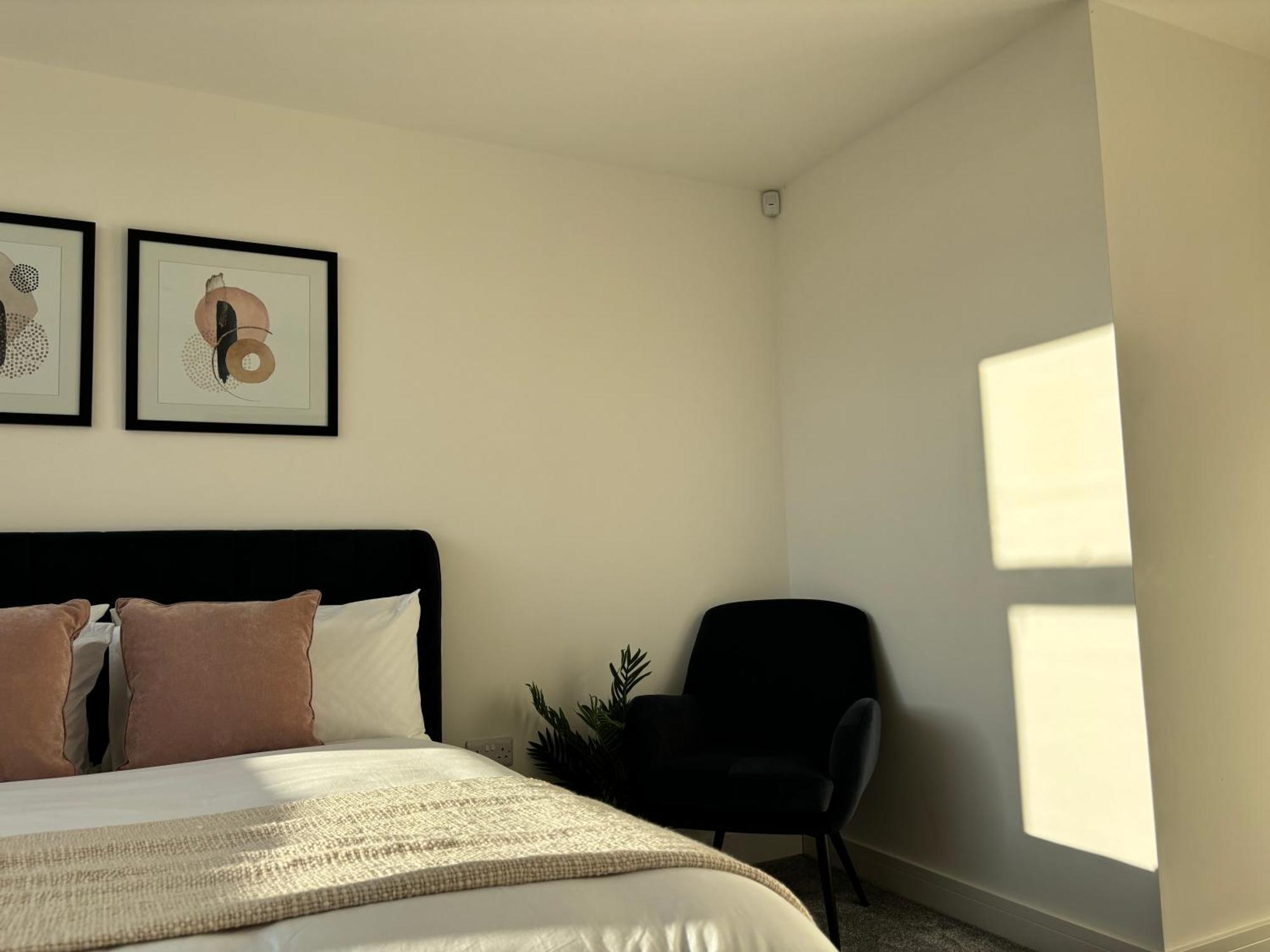 Manchester Apt, Free Parking, Business, Couples & Families Exterior foto